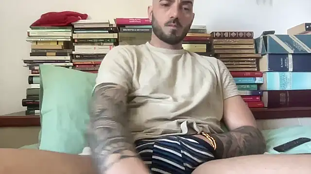 alessandromori91 online show from April 10, 2026, 8:19 am