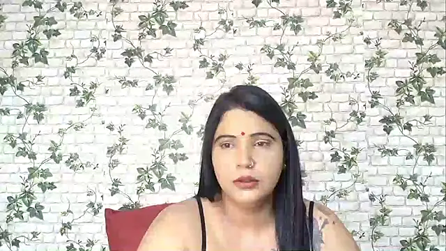 Snapshot of XIndianintimacy chatting on February 5, 2025, 10:01 pm XIndianintimacy online show from February 5, 2025, 10:01 pm