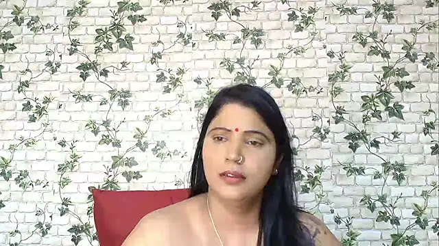 Snapshot of XIndianintimacy chatting on February 12, 2025, 9:43 pm XIndianintimacy online show from February 12, 2025, 9:43 pm