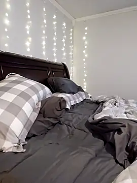 MsShelby40 online show from December 18, 2024, 3:22 pm