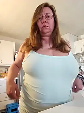 MsShelby40 online show from March 11, 2025, 4:07 pm