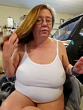 MsShelby40 online show from March 21, 2025, 10:39 pm