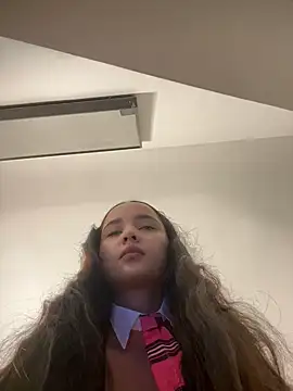 MollySanders    online show from February 9, 2025, 7:52 pm