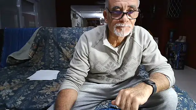 Snapshot of maduroguapo chatting on December 27, 2024, 10:26 pm maduroguapo online show from December 27, 2024, 10:26 pm