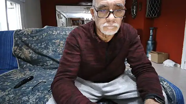 Snapshot of maduroguapo chatting on January 13, 2025, 5:12 pm maduroguapo online show from January 13, 2025, 5:12 pm