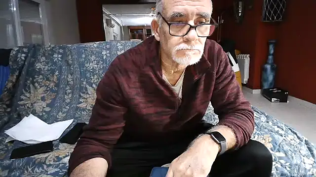 Snapshot of maduroguapo chatting on January 18, 2025, 10:39 pm maduroguapo online show from January 18, 2025, 10:39 pm