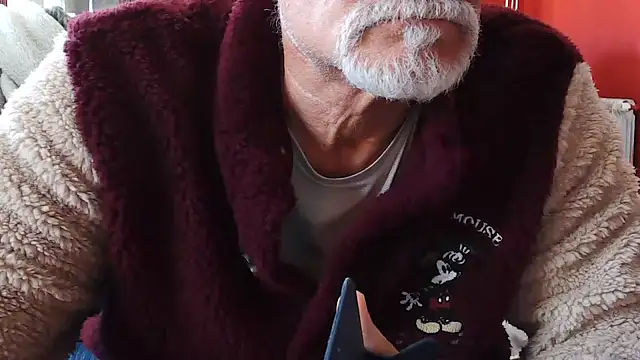 Snapshot of maduroguapo chatting on January 31, 2025, 10:42 am maduroguapo online show from January 31, 2025, 10:42 am