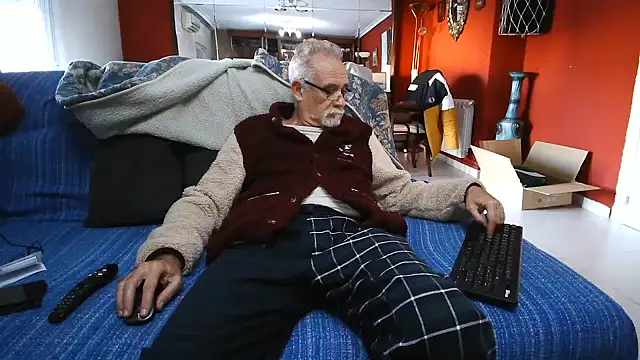 Snapshot of maduroguapo chatting on January 31, 2025, 4:27 pm maduroguapo online show from January 31, 2025, 4:27 pm