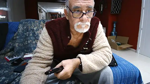 Snapshot of maduroguapo chatting on February 2, 2025, 10:17 pm maduroguapo online show from February 2, 2025, 10:17 pm