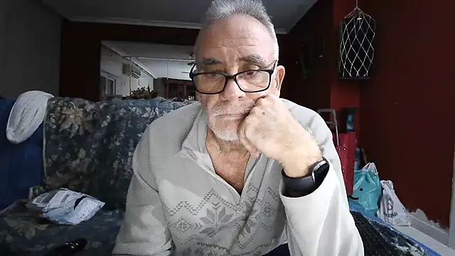 Snapshot of maduroguapo chatting on February 8, 2025, 10:51 pm maduroguapo online show from February 8, 2025, 10:51 pm