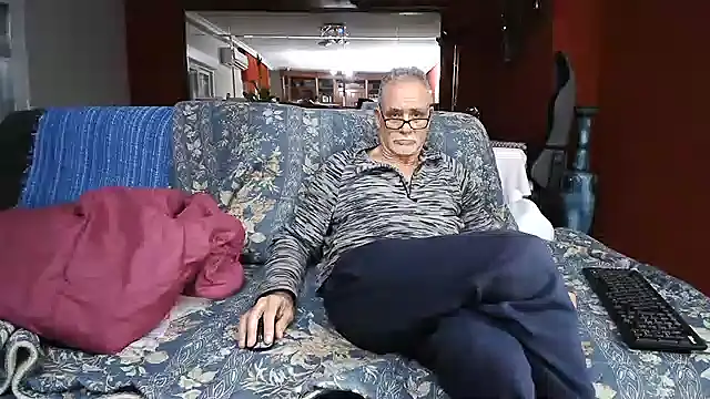 Snapshot of maduroguapo chatting on February 11, 2025, 10:50 pm maduroguapo online show from February 11, 2025, 10:50 pm