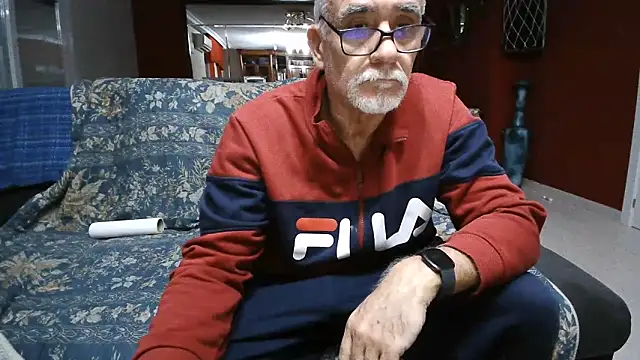 Snapshot of maduroguapo chatting on February 20, 2025, 9:42 pm maduroguapo online show from February 20, 2025, 9:42 pm