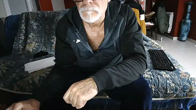 Snapshot of maduroguapo chatting on March 2, 2025, 9:54 pm maduroguapo online show from March 2, 2025, 9:54 pm