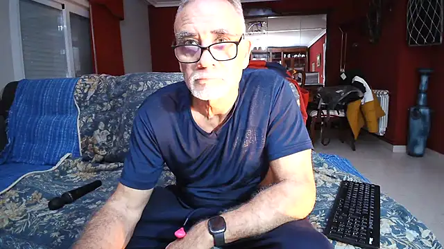 Snapshot of maduroguapo chatting on March 12, 2025, 9:45 pm maduroguapo online show from March 12, 2025, 9:45 pm