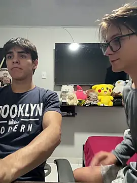 Snapshot of Alex_and_Fabian chatting on May 22, 2026, 3:35 am Alex and Fabian online show from May 22, 2026, 3:35 am