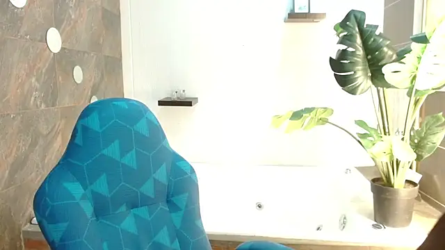 Heidy Wells online show from April 13, 2026, 1:27 pm