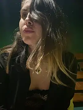 Snapshot of isadelasestrellas chatting on March 15, 2025, 3:40 am isadelasestrellas online show from March 15, 2025, 3:40 am