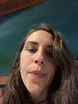 isadelasestrellas online show from April 16, 2026, 6:09 pm