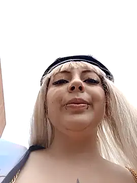 madelaine- online show from March 14, 2025, 7:12 pm