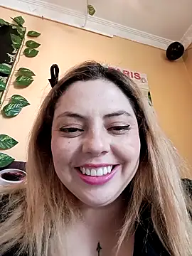 Snapshot of madelaine- chatting on April 30, 2026, 8:57 pm madelaine- online show from April 30, 2026, 8:57 pm