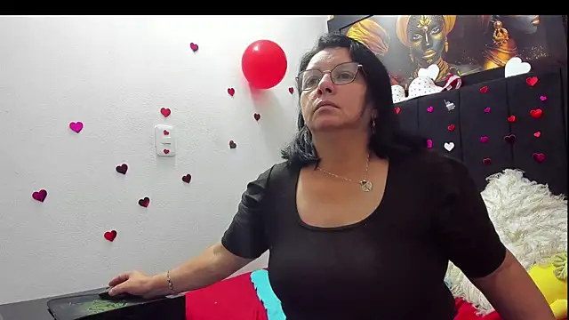 Evaaross 2345 online show from February 15, 2026, 2:36 pm