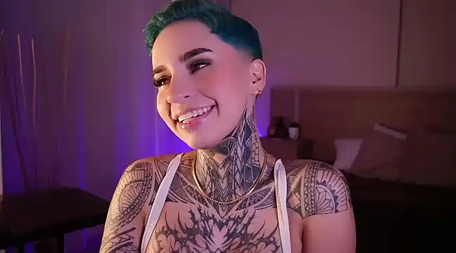 Snapshot of AliceShazaham_ chatting on January 4, 2025, 8:28 am AliceShazaham online show from January 4, 2025, 8:28 am