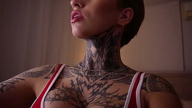 Snapshot of AliceShazaham_ chatting on March 5, 2025, 6:12 am AliceShazaham online show from March 5, 2025, 6:12 am