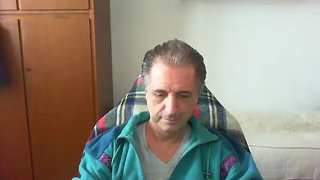 Snapshot of lliuk70mi chatting on April 23, 2026, 1:24 pm lliuk70mi online show from April 23, 2026, 1:24 pm