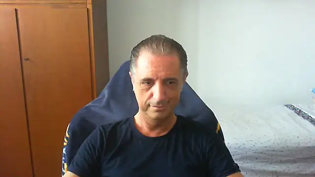 Snapshot of lliuk70mi chatting on June 1, 2026, 12:07 pm lliuk70mi online show from June 1, 2026, 12:07 pm