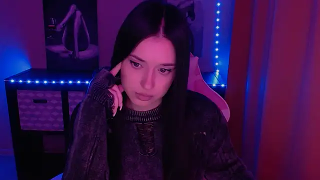 Snapshot of AlisaLink chatting on January 13, 2025, 4:19 pm AlisaLink online show from January 13, 2025, 4:19 pm