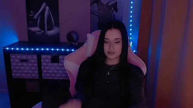 Snapshot of AlisaLink chatting on January 13, 2025, 7:31 pm AlisaLink online show from January 13, 2025, 7:31 pm