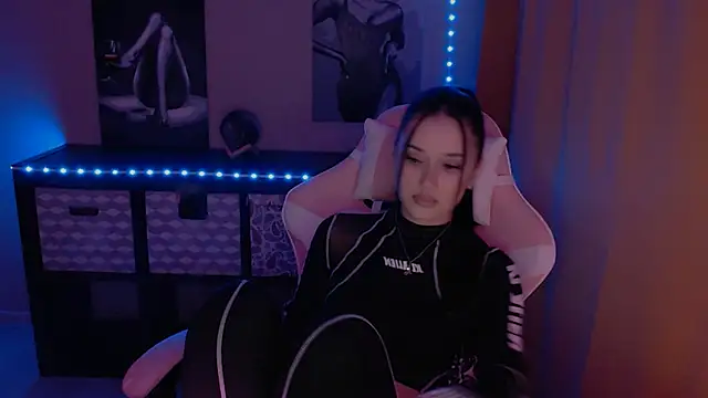 Snapshot of AlisaLink chatting on February 8, 2025, 3:10 pm AlisaLink online show from February 8, 2025, 3:10 pm