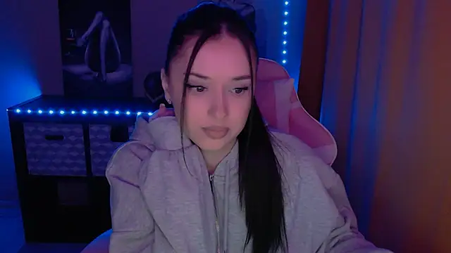 Snapshot of AlisaLink chatting on February 21, 2025, 4:37 pm AlisaLink online show from February 21, 2025, 4:37 pm