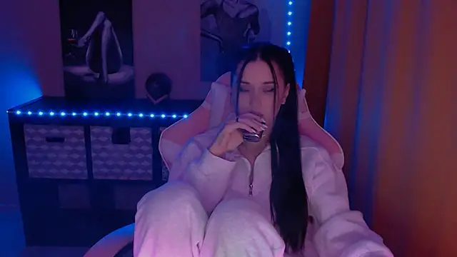 Snapshot of AlisaLink chatting on February 28, 2025, 5:26 am AlisaLink online show from February 28, 2025, 5:26 am