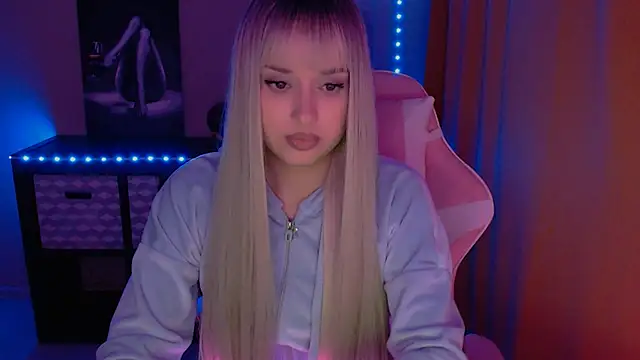 Snapshot of AlisaLink chatting on March 11, 2025, 4:07 pm AlisaLink online show from March 11, 2025, 4:07 pm