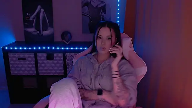 Snapshot of AlisaLink chatting on March 19, 2025, 1:40 pm AlisaLink online show from March 19, 2025, 1:40 pm