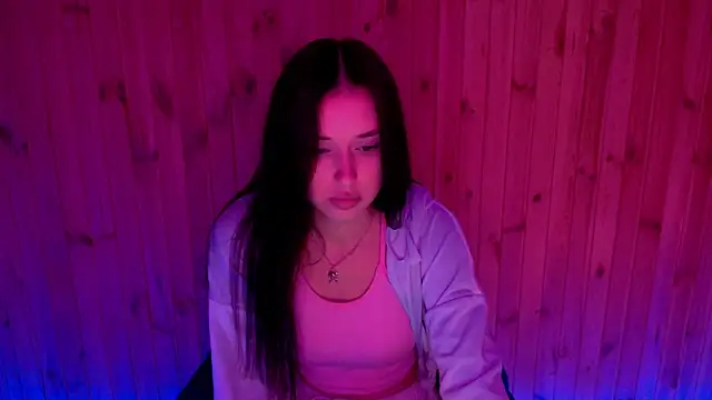 Snapshot of AlisaLink chatting on September 13, 2025, 5:57 pm AlisaLink online show from September 13, 2025, 5:57 pm