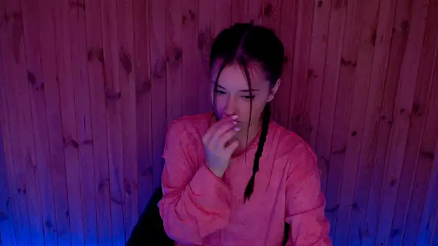 Snapshot of AlisaLink chatting on September 16, 2025, 5:58 pm AlisaLink online show from September 16, 2025, 5:58 pm