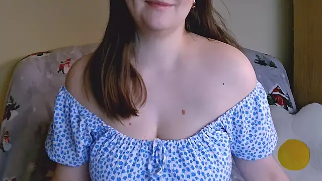 Snapshot of ChubbyMaia chatting on January 2, 2025, 12:46 pm ChubbyMaia online show from January 2, 2025, 12:46 pm