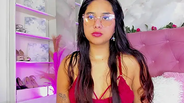 AnnaQueen  online show from October 28, 2025, 4:09 pm