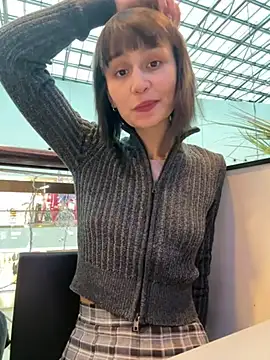 bigbabykiki online show from January 17, 2025, 7:08 am