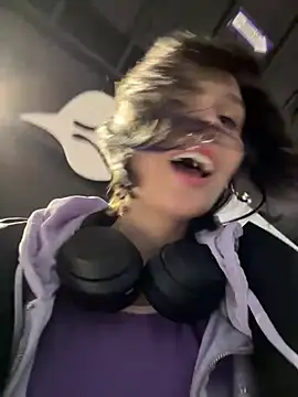 bigbabykiki online show from February 13, 2025, 6:30 am