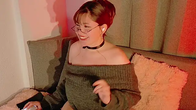 Snapshot of Amoki_Uki chatting on November 7, 2025, 10:21 pm Amoki Uki online show from November 7, 2025, 10:21 pm