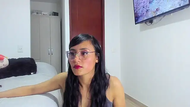 SophieBaker   online show from March 4, 2025, 1:23 am