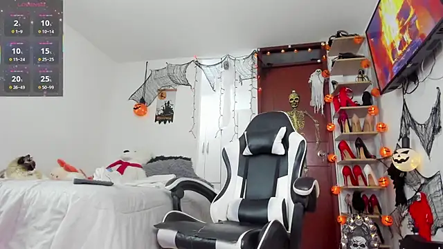 SophieBaker   online show from October 5, 2025, 11:57 pm