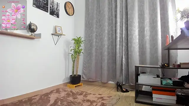 SophieBaker   online show from November 11, 2025, 3:06 am