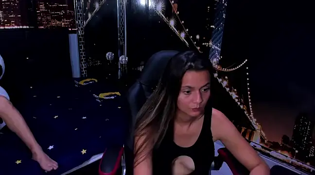 ValentinaAndTerry online show from January 4, 2025, 5:47 pm