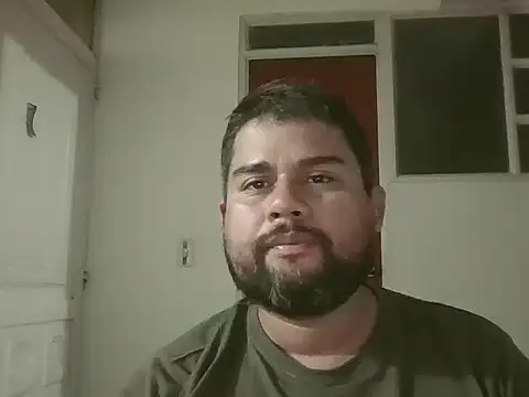 GABRIELGARCIA1313 online show from February 26, 2026, 11:04 pm