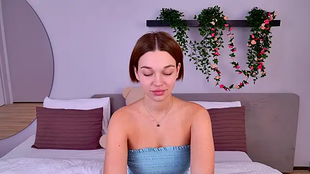 Snapshot of DanaLoved chatting on February 12, 2025, 11:18 am DanaLoved online show from February 12, 2025, 11:18 am