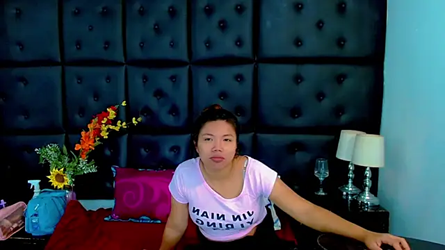 Snapshot of Isalombardi chatting on May 26, 2026, 2:40 am Isalombardi online show from May 26, 2026, 2:40 am